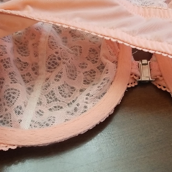 🍑 VS BRA - Picture 6 of 9